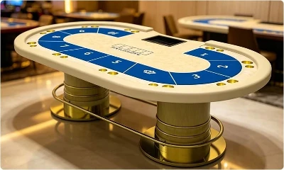 Pokeripöytä ja tarvikkeet